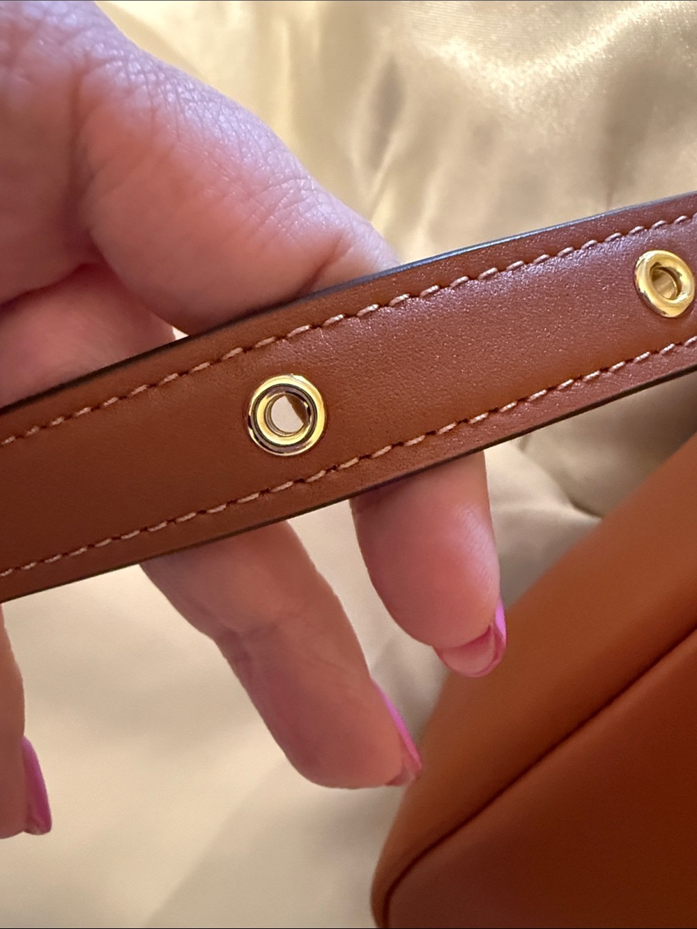 🤎Coach NEW Honey Brown Leather Hadley TurnLock Mini Crossbody with Gold Hardware - Picture 8 of 8